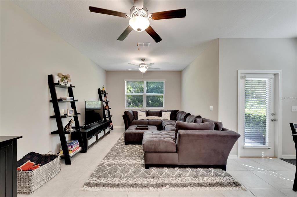 Active With Contract: $294,900 (3 beds, 2 baths, 1824 Square Feet)