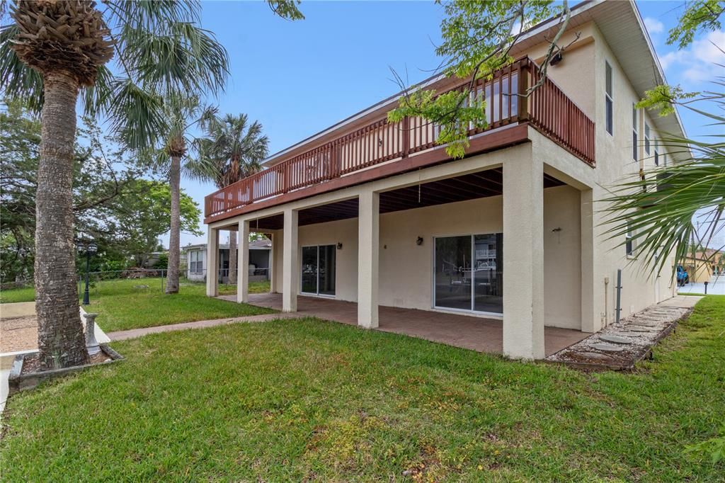 For Sale: $550,000 (3 beds, 2 baths, 1494 Square Feet)