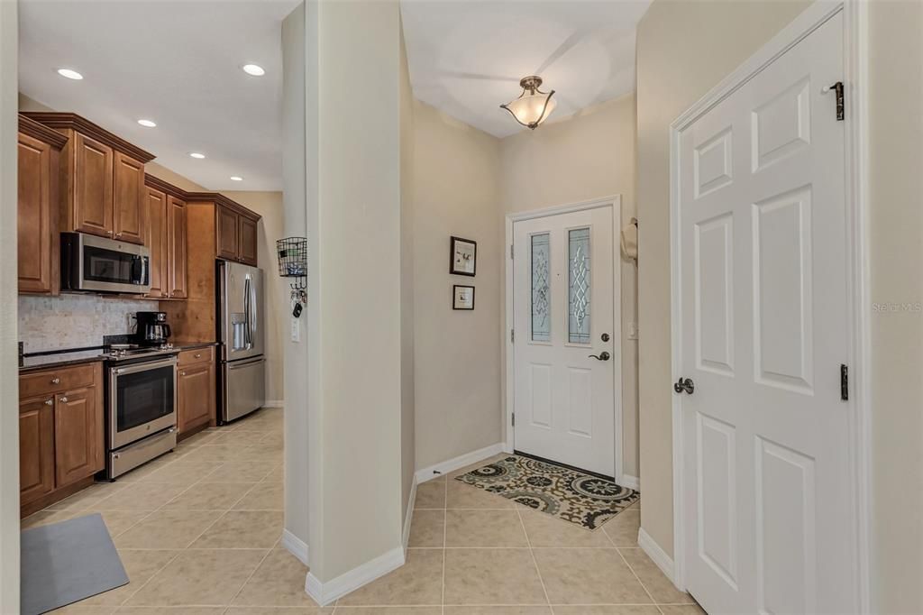 For Sale: $389,900 (2 beds, 2 baths, 1560 Square Feet)
