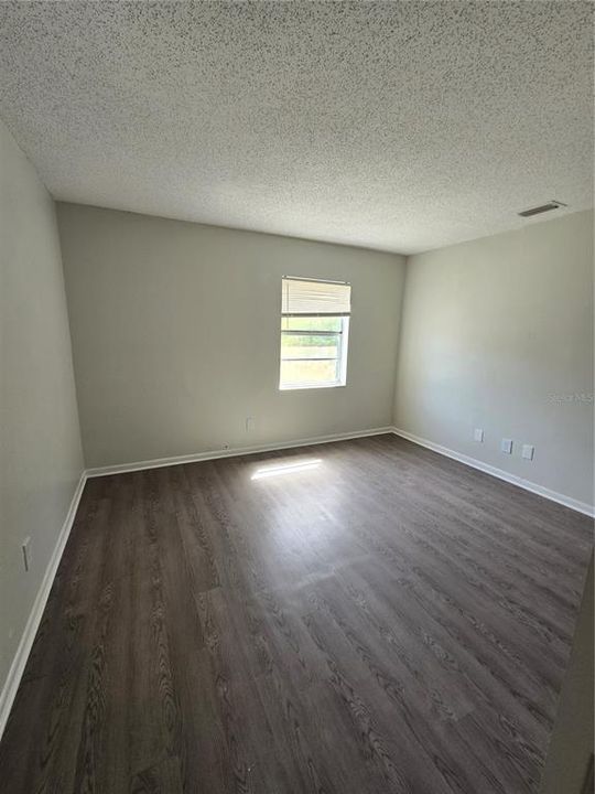 Recently Rented: $1,275 (2 beds, 1 baths, 705 Square Feet)