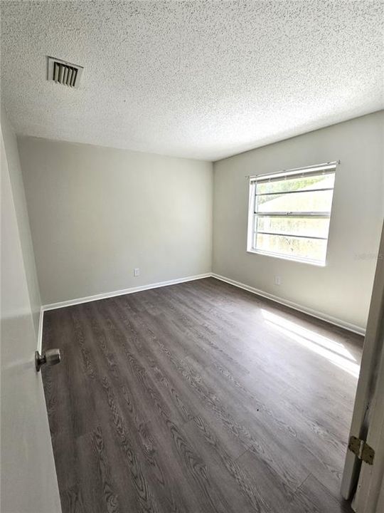 Recently Rented: $1,275 (2 beds, 1 baths, 705 Square Feet)