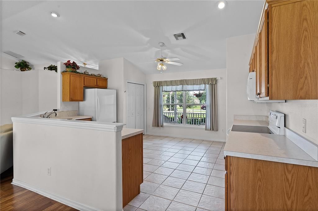 Recently Sold: $370,000 (3 beds, 2 baths, 1568 Square Feet)