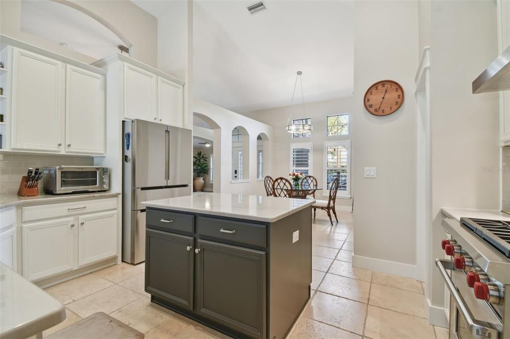 Recently Sold: $780,000 (5 beds, 4 baths, 3519 Square Feet)