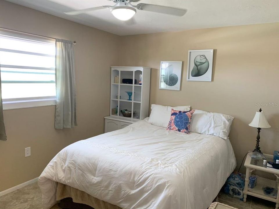 Active With Contract: $2,950 (2 beds, 2 baths, 1106 Square Feet)