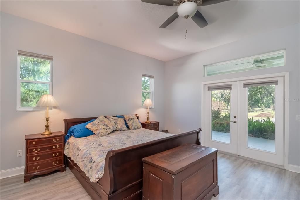 For Sale: $2,200,000 (3 beds, 2 baths, 4907 Square Feet)