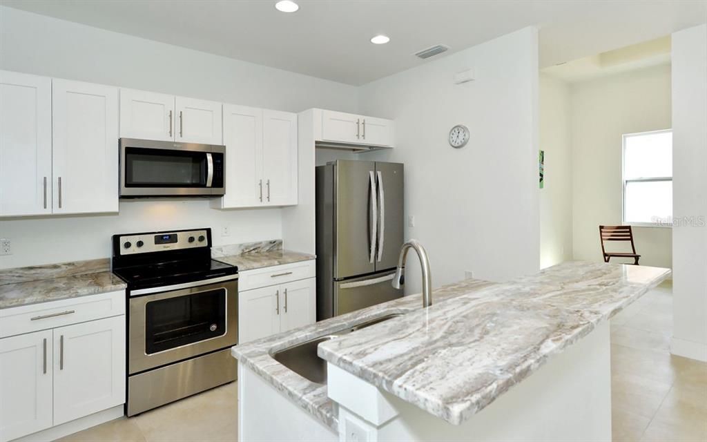 Active With Contract: $305,000 (3 beds, 2 baths, 1848 Square Feet)