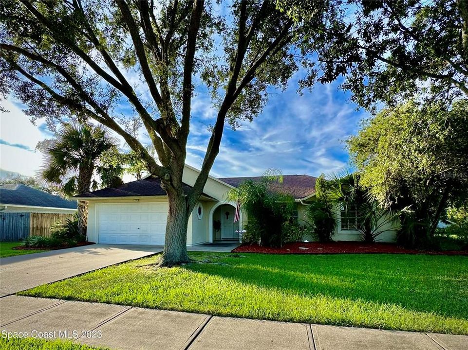 Recently Rented: $2,900 (4 beds, 2 baths, 1917 Square Feet)