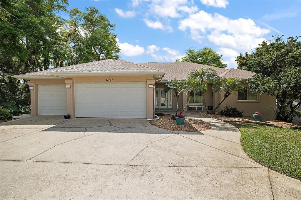 Recently Sold: $850,000 (3 beds, 3 baths, 3889 Square Feet)