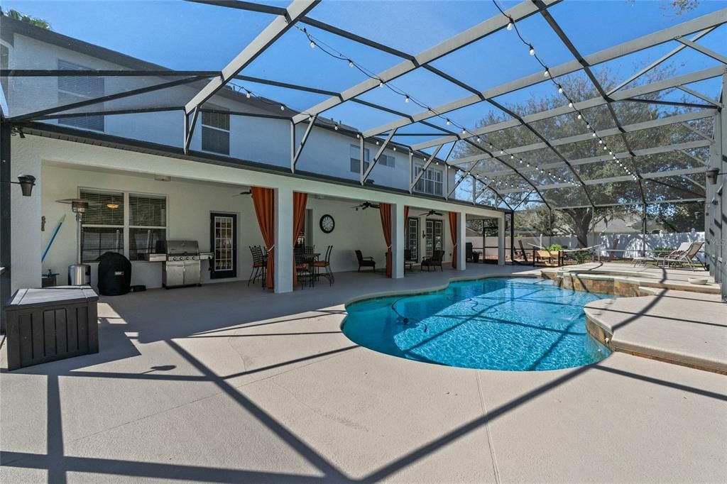 Recently Sold: $935,000 (5 beds, 3 baths, 3570 Square Feet)