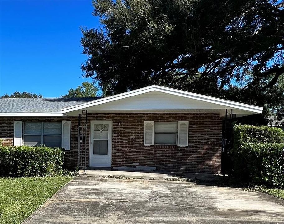 Recently Rented: $1,300 (2 beds, 1 baths, 1050 Square Feet)
