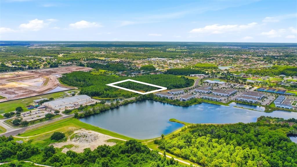 На продажу: $1,850,000 (4.59 acres)
