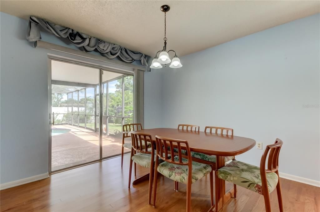 Active With Contract: $559,900 (3 beds, 2 baths, 1639 Square Feet)