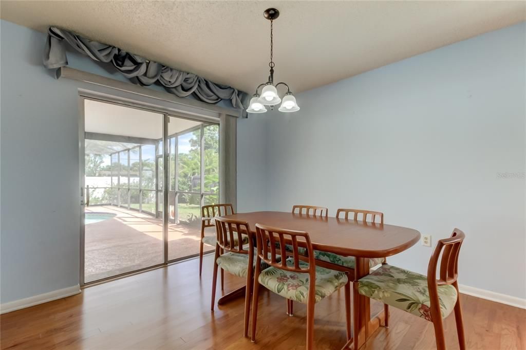 For Sale: $559,900 (3 beds, 2 baths, 1639 Square Feet)