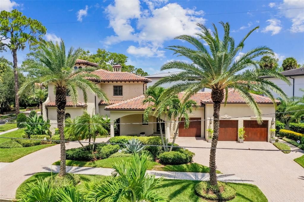 Recently Sold: $2,950,000 (4 beds, 5 baths, 5369 Square Feet)