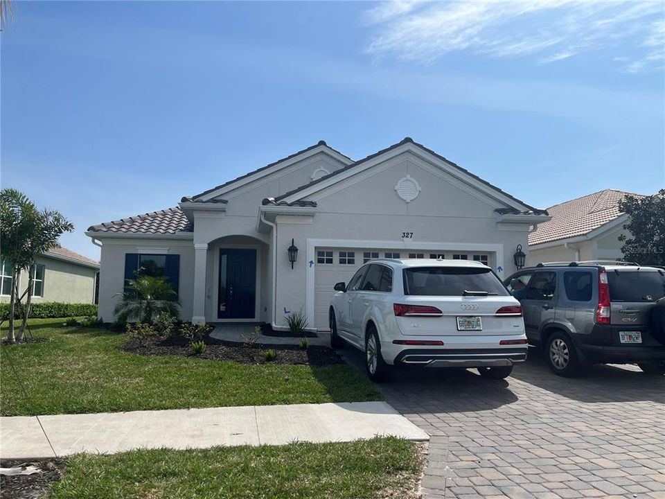 Recently Sold: $680,000 (3 beds, 2 baths, 2064 Square Feet)