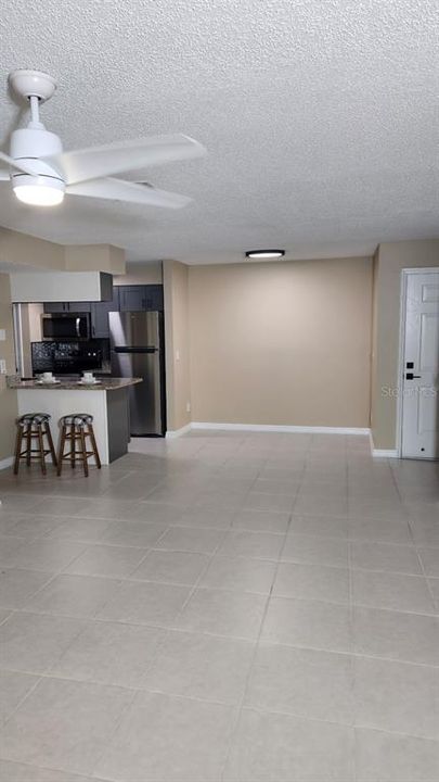 Active With Contract: $1,600 (2 beds, 2 baths, 918 Square Feet)