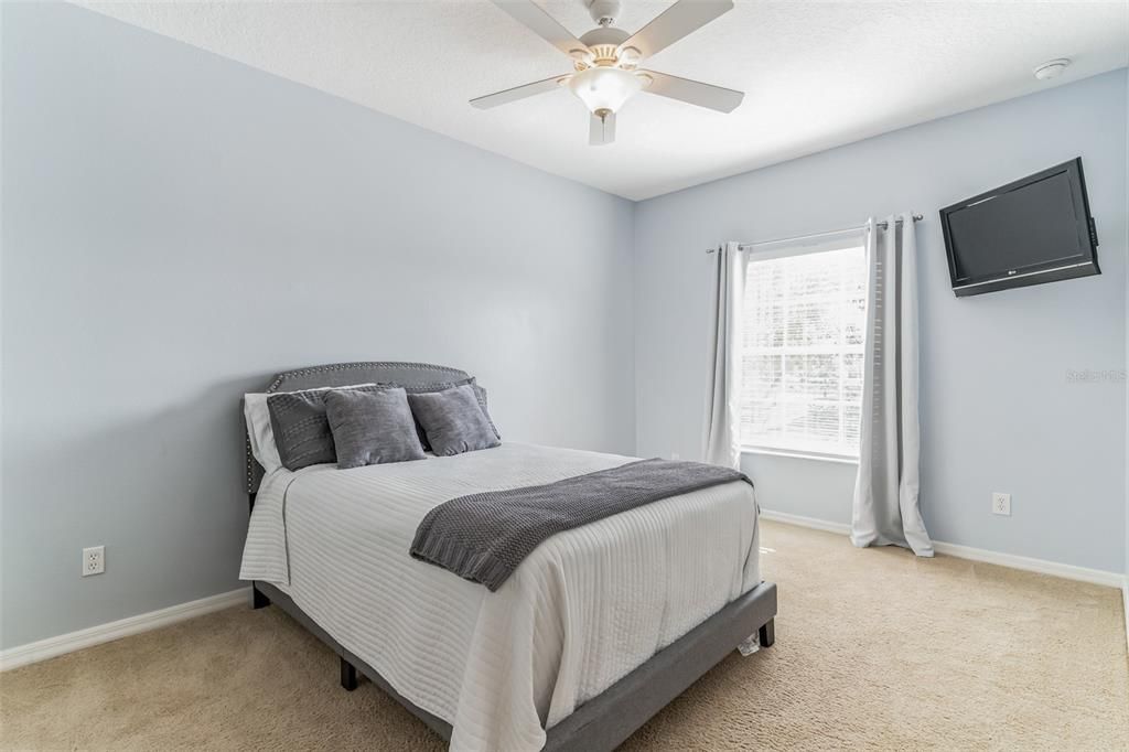 Active With Contract: $330,000 (3 beds, 2 baths, 1526 Square Feet)