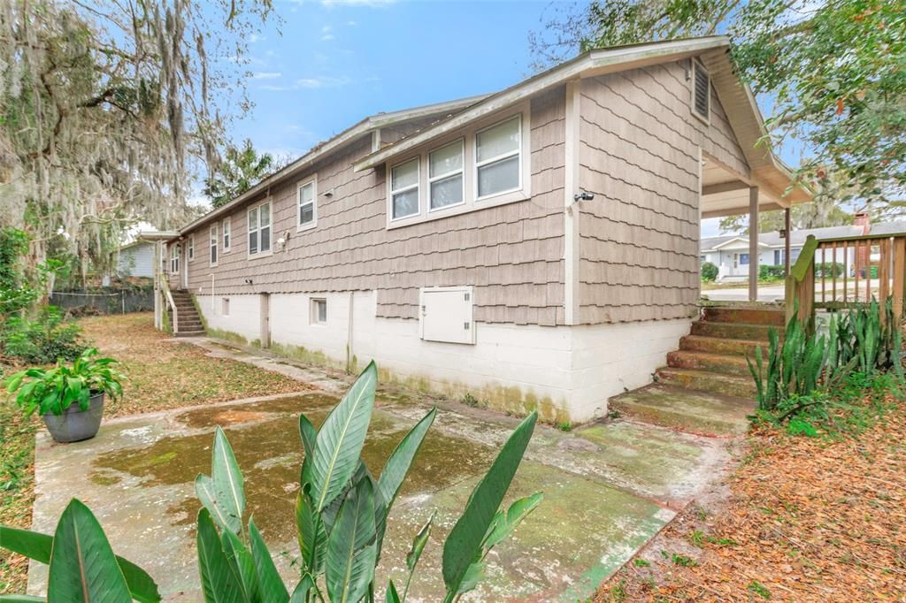 Recently Sold: $250,000 (3 beds, 2 baths, 1325 Square Feet)