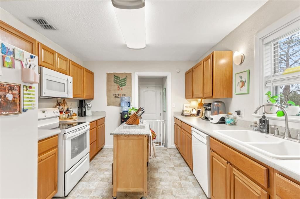Recently Sold: $250,000 (3 beds, 2 baths, 1325 Square Feet)