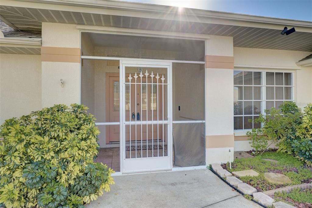 Recently Sold: $450,000 (3 beds, 2 baths, 1986 Square Feet)