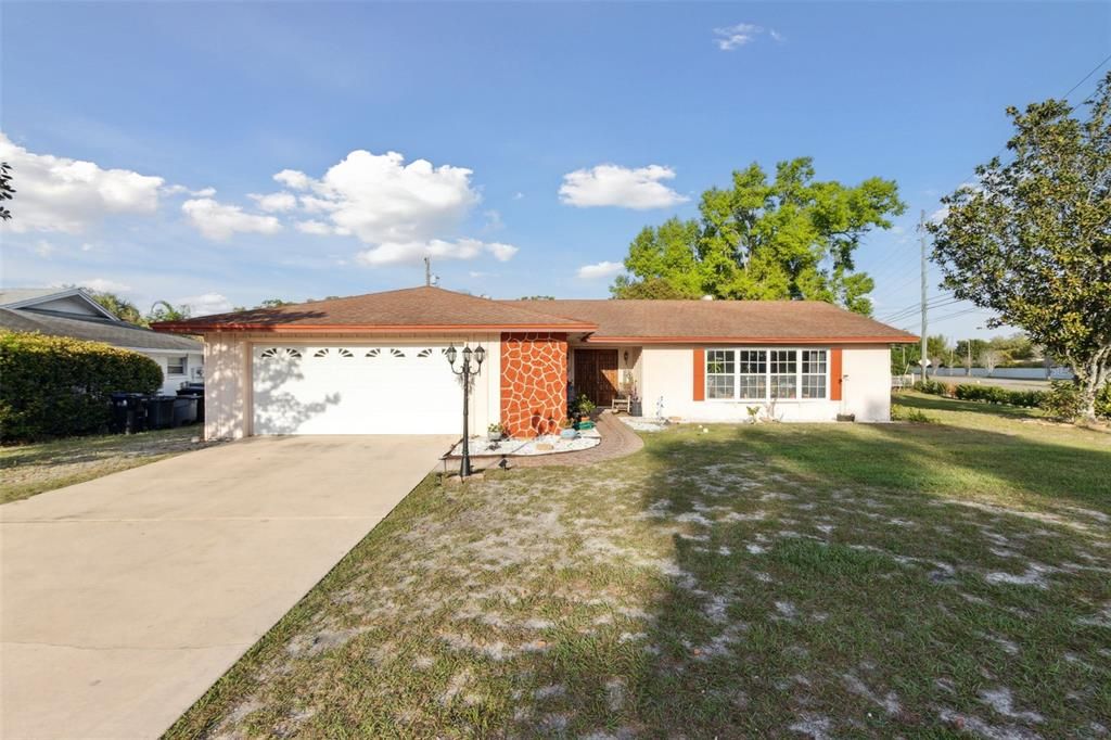 Recently Sold: $445,000 (3 beds, 2 baths, 2078 Square Feet)