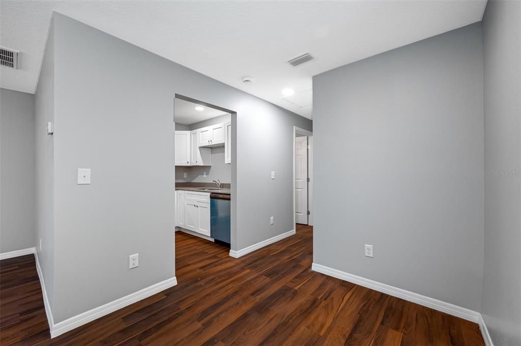 Recently Rented: $1,275 (1 beds, 1 baths, 667 Square Feet)