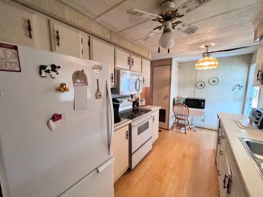 For Sale: $69,500 (2 beds, 2 baths, 960 Square Feet)
