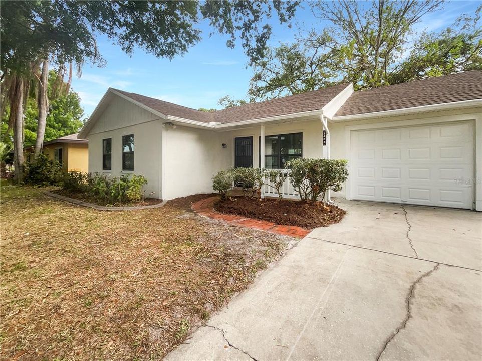 Recently Sold: $282,000 (3 beds, 2 baths, 1056 Square Feet)