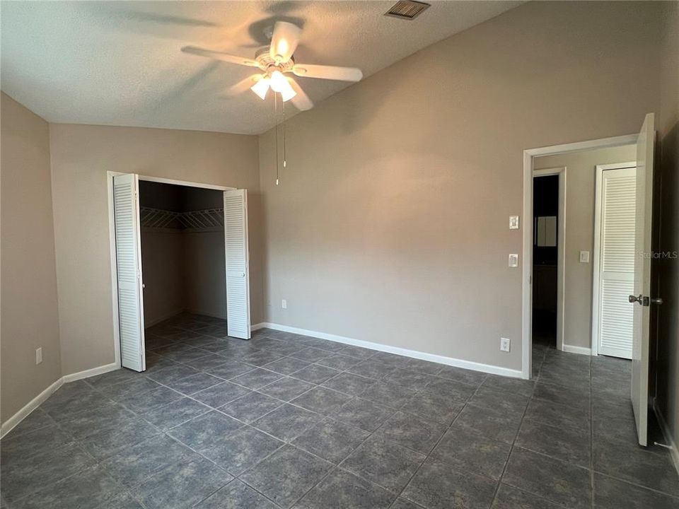 For Rent: $1,700 (2 beds, 1 baths, 1010 Square Feet)