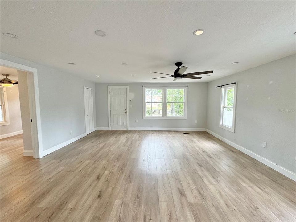Recently Rented: $1,500 (2 beds, 1 baths, 868 Square Feet)