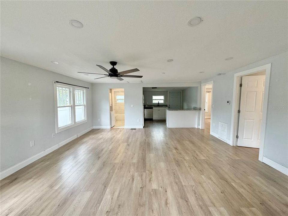 Recently Rented: $1,500 (2 beds, 1 baths, 868 Square Feet)