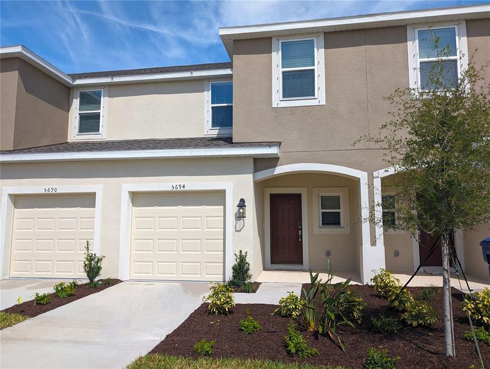 Recently Sold: $385,775 (3 beds, 2 baths, 1373 Square Feet)