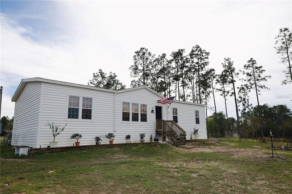Active With Contract: $205,000 (4 beds, 2 baths, 1512 Square Feet)