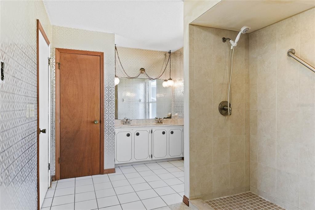 最近售出: $634,900 (3 贝兹, 2 浴室, 2070 平方英尺)