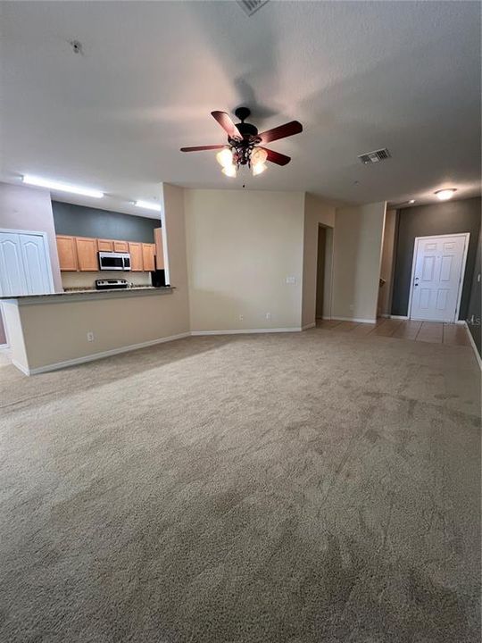 For Rent: $2,700 (3 beds, 2 baths, 1916 Square Feet)