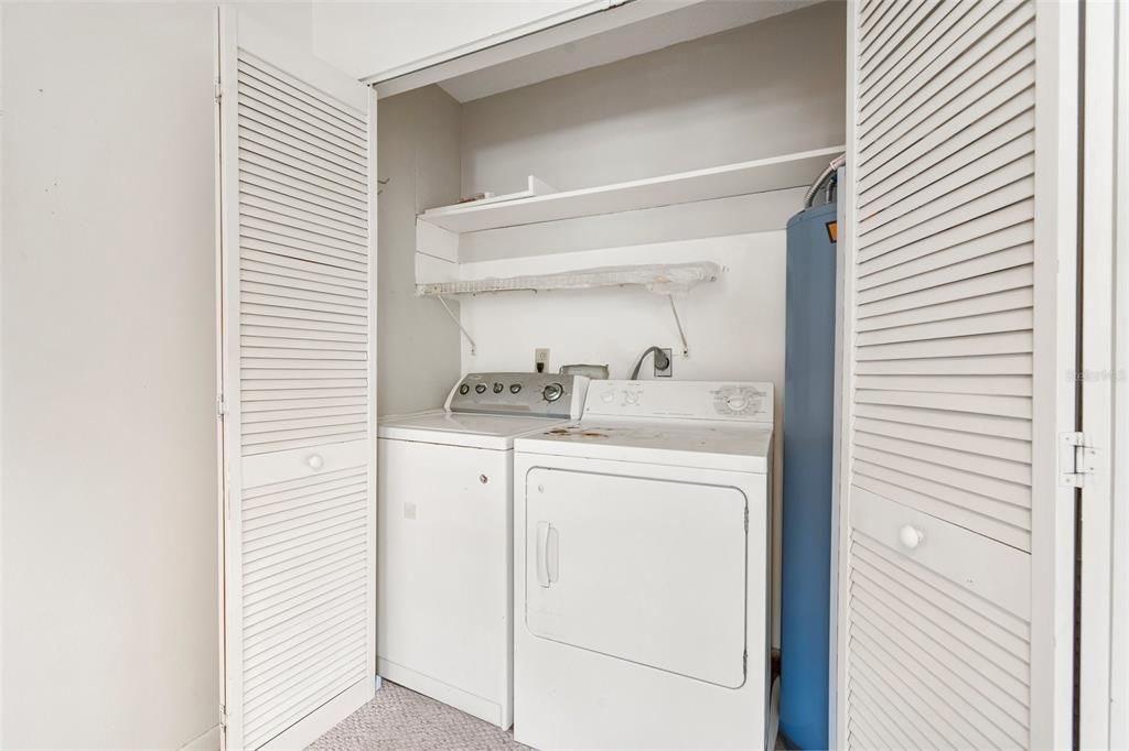 Active With Contract: $175,000 (1 beds, 1 baths, 725 Square Feet)