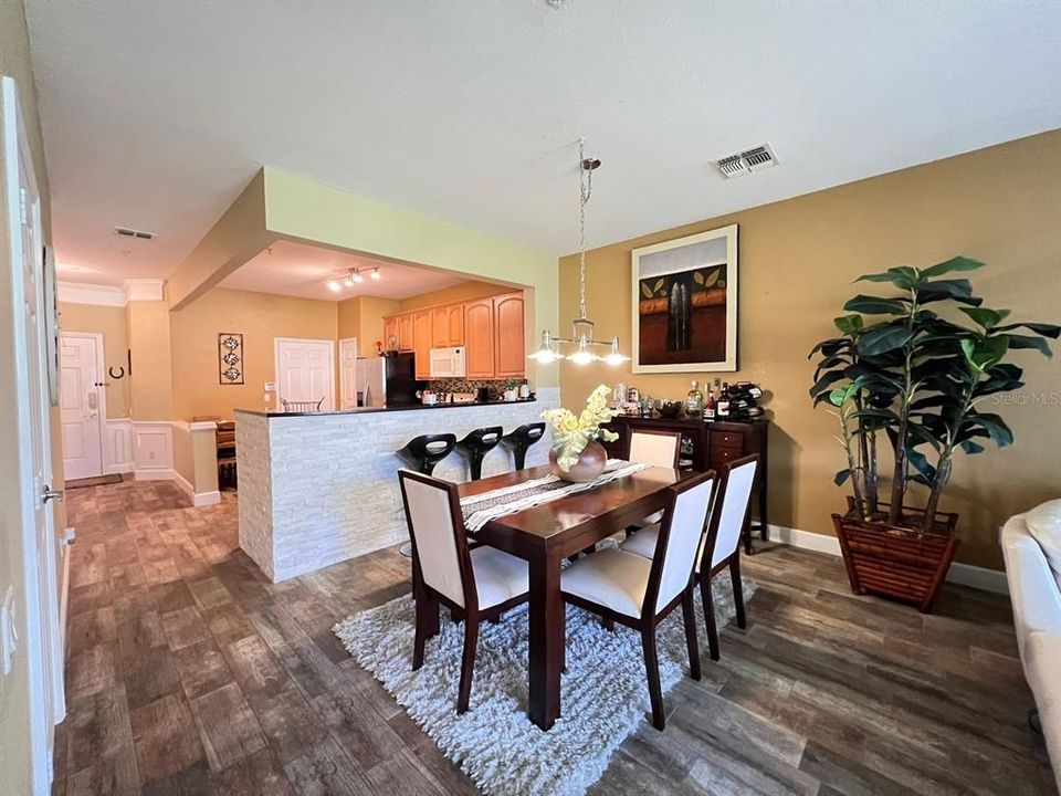 Active With Contract: $2,350 (3 beds, 2 baths, 1682 Square Feet)