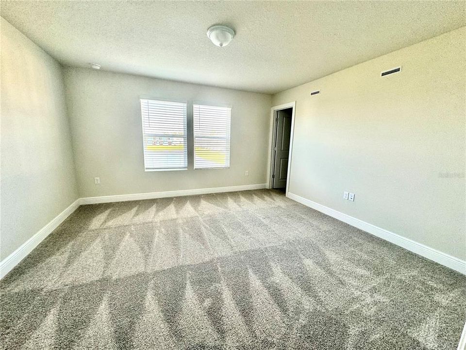 Active With Contract: $2,500 (3 beds, 3 baths, 1699 Square Feet)