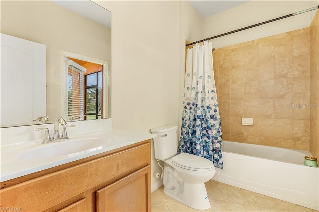 最近售出: $400,000 (3 贝兹, 2 浴室, 1677 平方英尺)