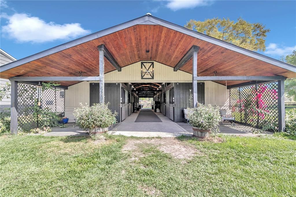 Recently Sold: $2,990,000 (3 beds, 2 baths, 2106 Square Feet)
