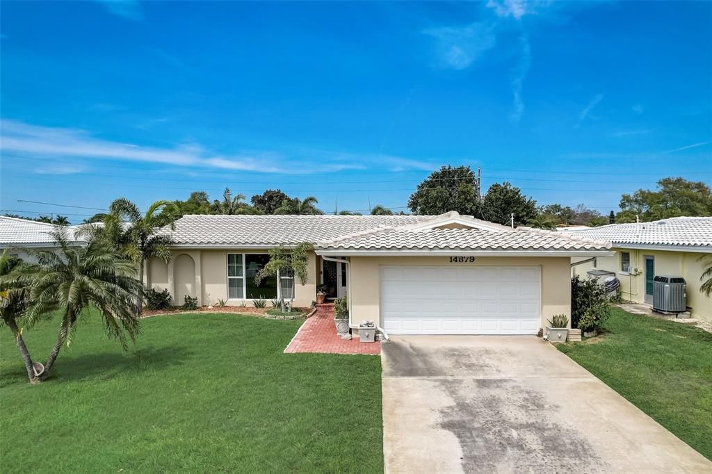Recently Sold: $689,000 (3 beds, 3 baths, 1996 Square Feet)