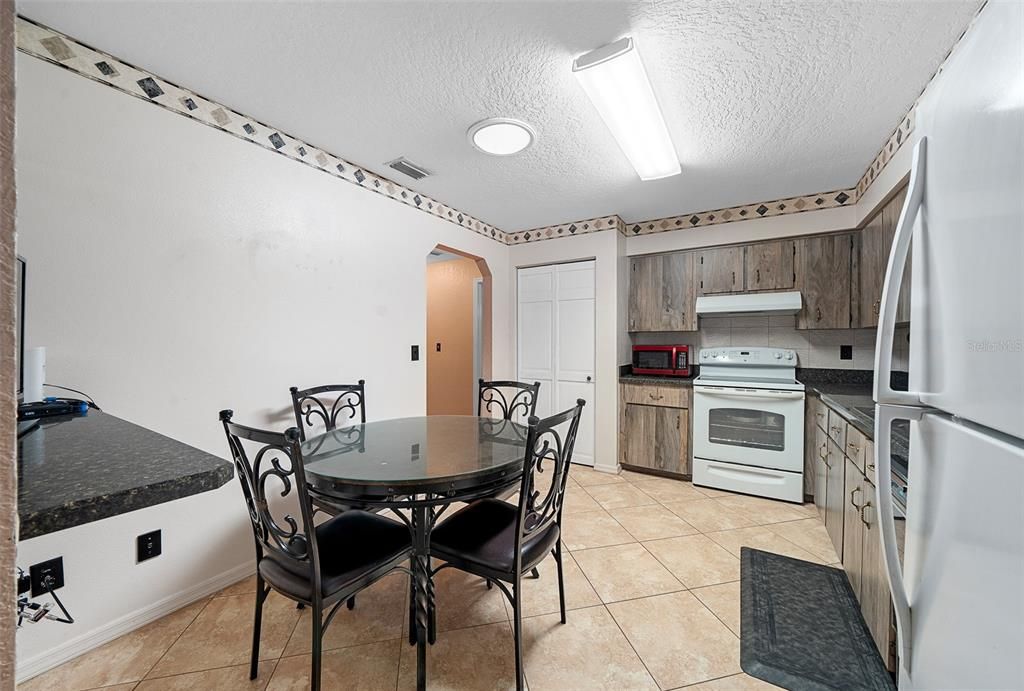 Active With Contract: $352,900 (3 beds, 2 baths, 1778 Square Feet)