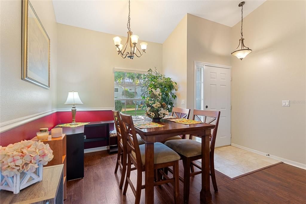 For Sale: $230,000 (2 beds, 2 baths, 1270 Square Feet)