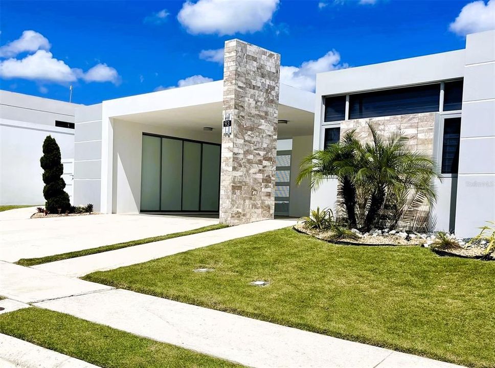 Vendido Recientemente: $775,000 (4 camas, 3 baños, 2634 Pies cuadrados)