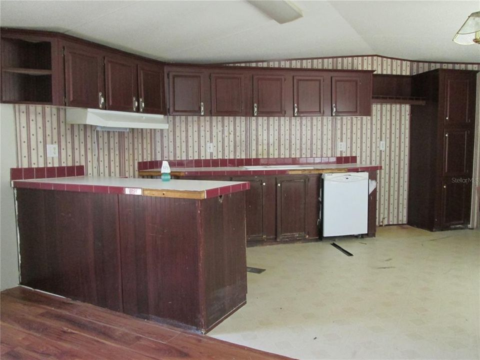 For Sale: $89,900 (3 beds, 2 baths, 1216 Square Feet)