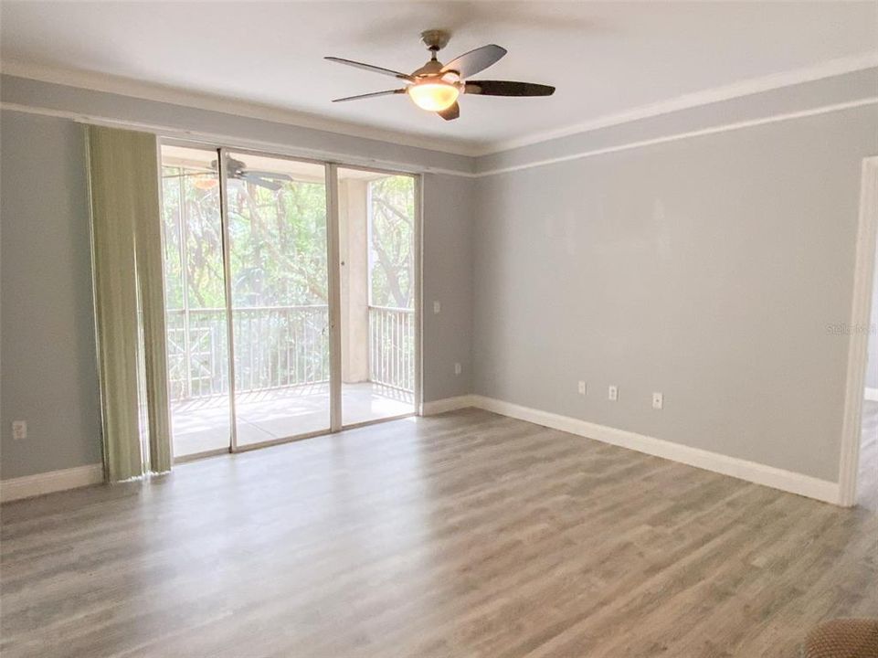 Active With Contract: $1,800 (2 beds, 2 baths, 1032 Square Feet)