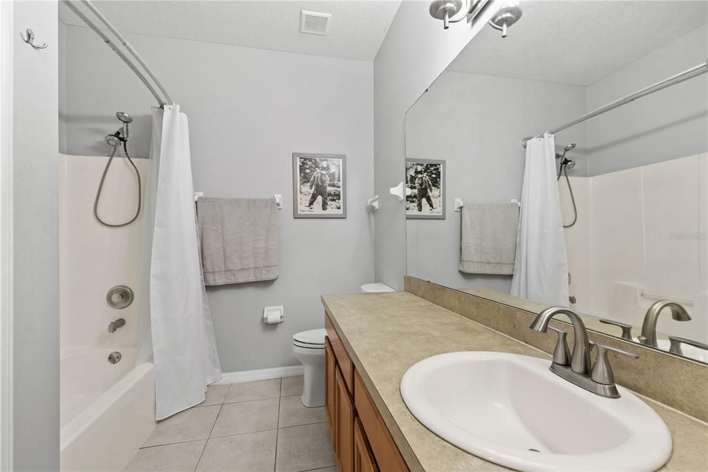 最近售出: $479,900 (4 贝兹, 2 浴室, 1731 平方英尺)