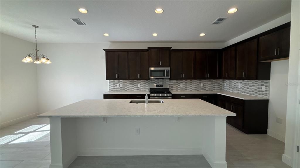 Kitchen / Dining Area