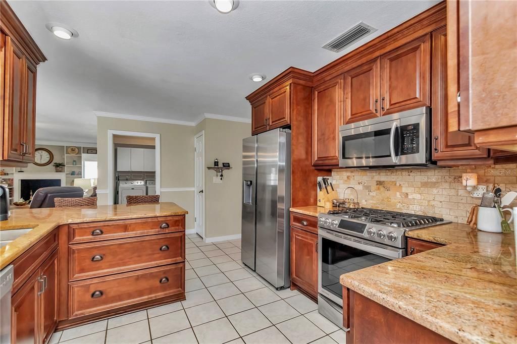 Active With Contract: $399,500 (3 beds, 2 baths, 2117 Square Feet)