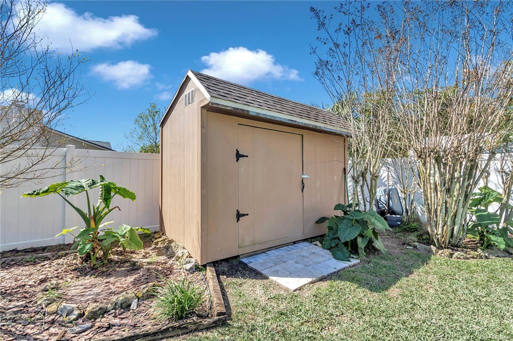 Active With Contract: $399,500 (3 beds, 2 baths, 2117 Square Feet)